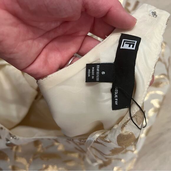 LESLIE FAY Cream Gold Metallic Foil A-Line Open Back Cocktail Holiday Dress 4 - Picture 5 of 5